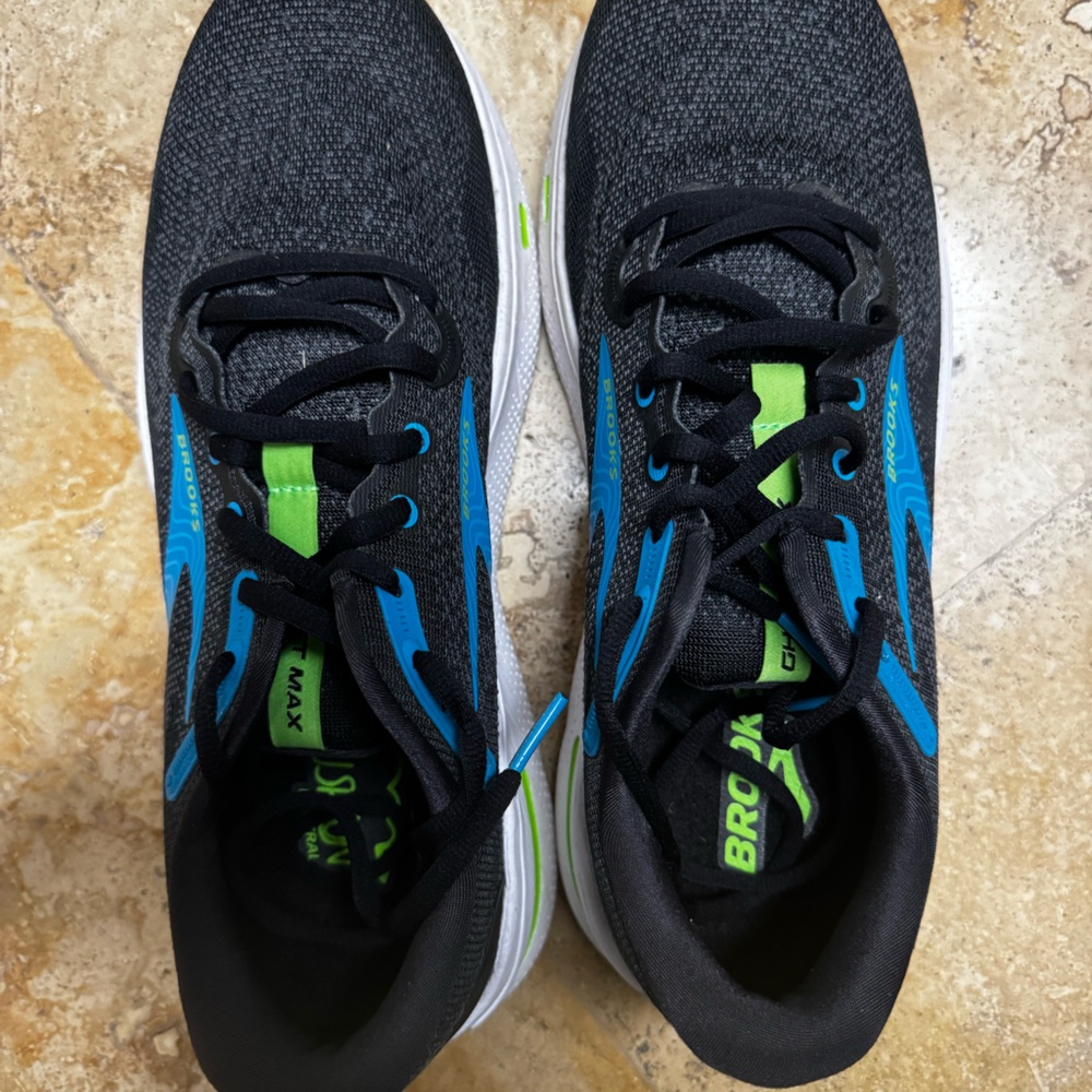 Men’s Brooks sneakers size 9.